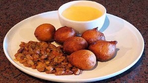 Spécial du samedi : beignets, haricot et bouillie — Restaurant Au Bureau, Longueuil